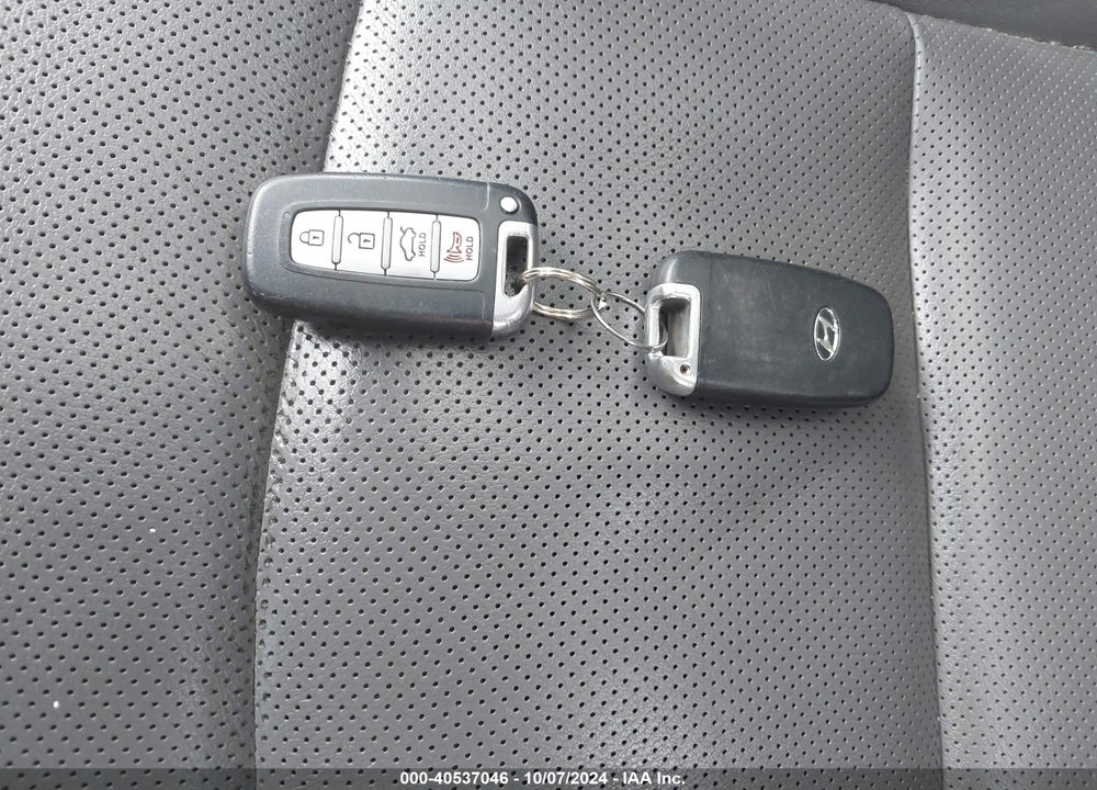 2015 HYUNDAI SONATA HYBRID VIN: KMHEC4A42FA126218
