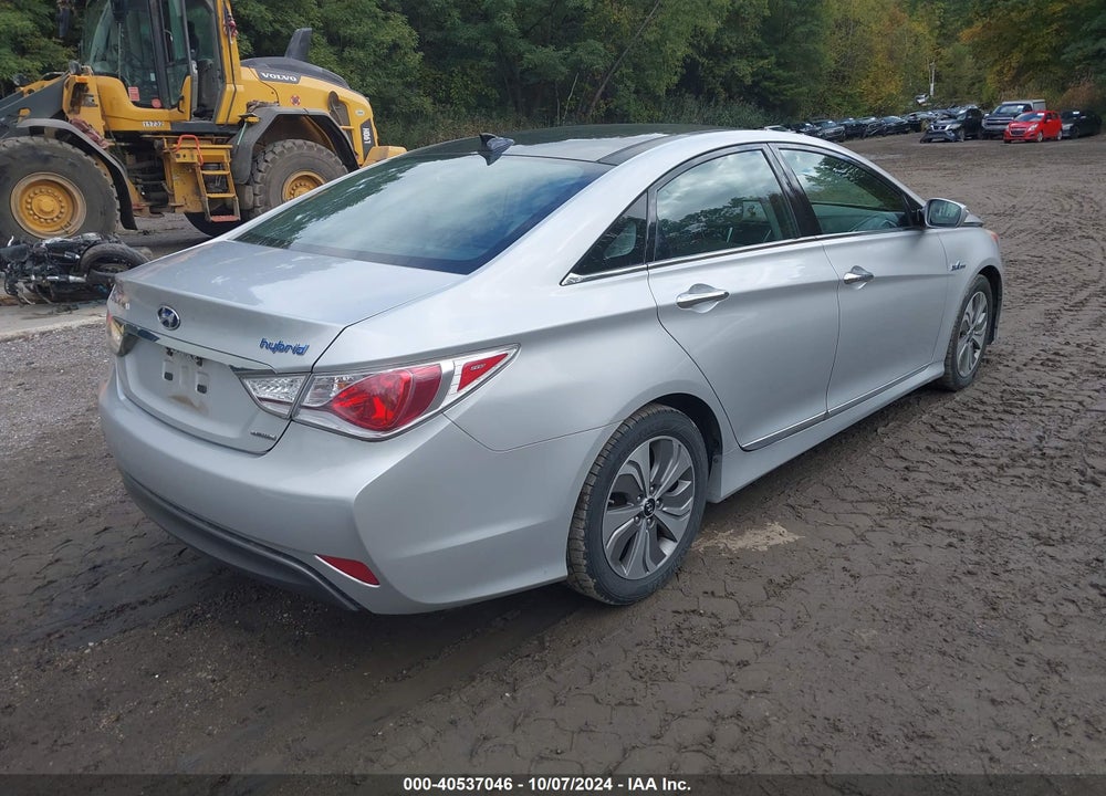 2015 HYUNDAI SONATA HYBRID VIN: KMHEC4A42FA126218