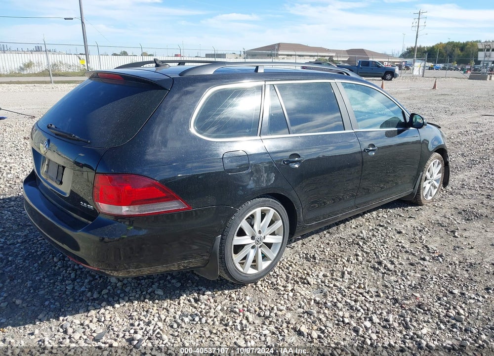 2014 VOLKSWAGEN JETTA SPORTWAGEN 2.5L S/2.5L SE VIN: 3VWPP7AJ1EM605138