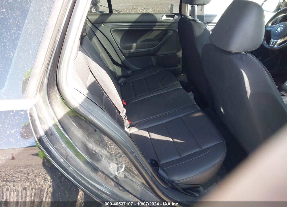 2014 VOLKSWAGEN JETTA SPORTWAGEN 2.5L S/2.5L SE VIN: 3VWPP7AJ1EM605138