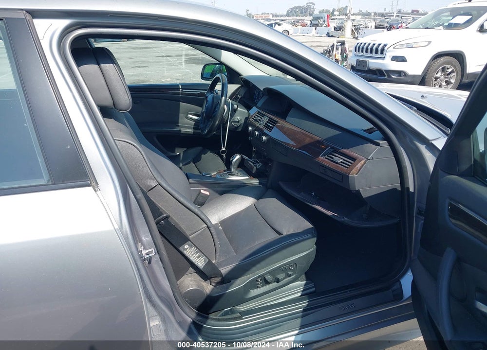 2008 BMW 550I VIN: WBANW535X8CT53331