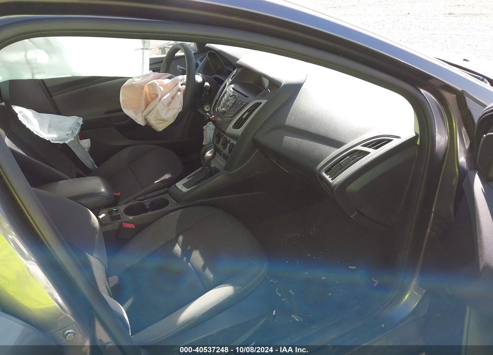 2014 FORD FOCUS SE VIN: 1FADP3F29EL392057