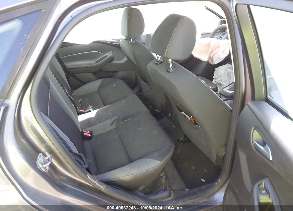 2014 FORD FOCUS SE VIN: 1FADP3F29EL392057