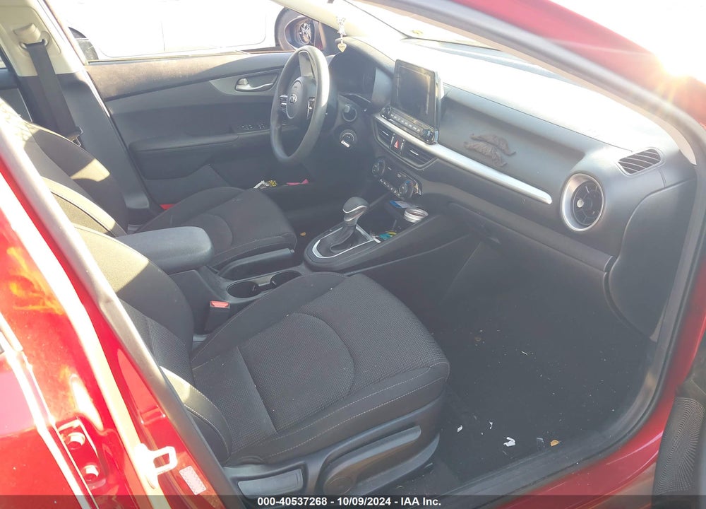 2019 KIA FORTE LXS VIN: 3KPF24AD7KE104217