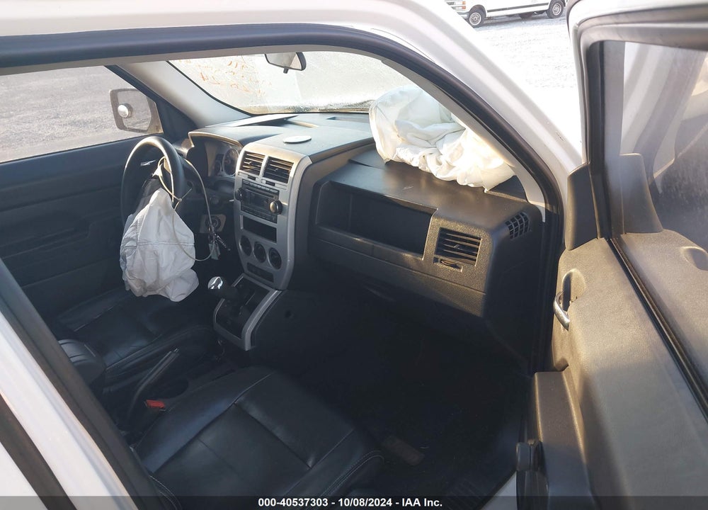 2008 JEEP PATRIOT SPORT VIN: 1J8FT28W88D598311