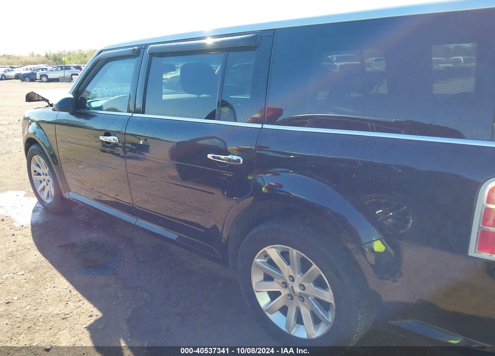 2009 FORD FLEX SEL VIN: 2FMEK62C39BA06182