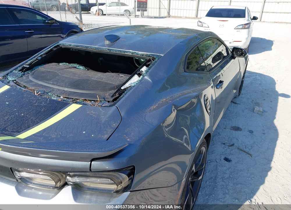 2020 CHEVROLET CAMARO RWD 2LT VIN: 1G1FD1RX1L0136638