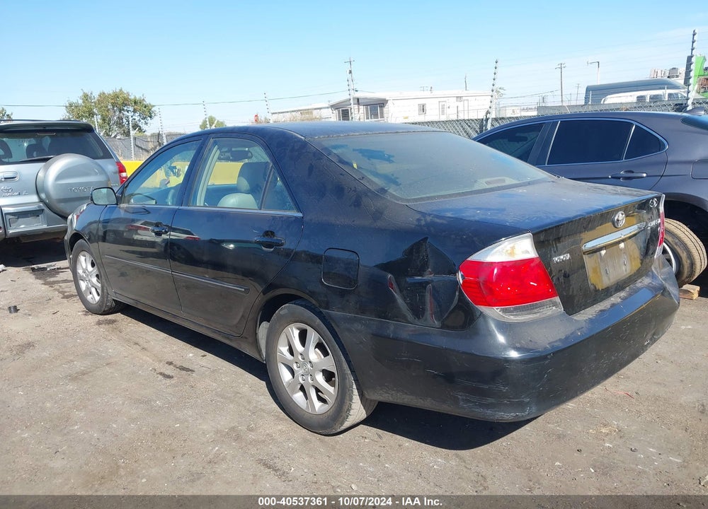 2005 TOYOTA CAMRY XLE VIN: 4T1BE32K55U428524