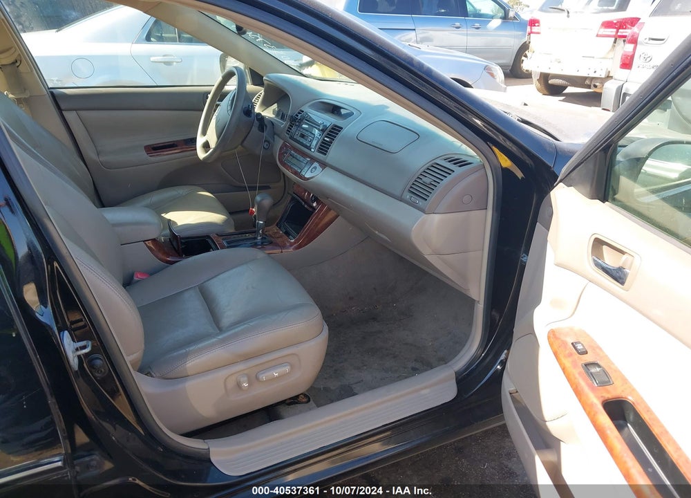 2005 TOYOTA CAMRY XLE VIN: 4T1BE32K55U428524