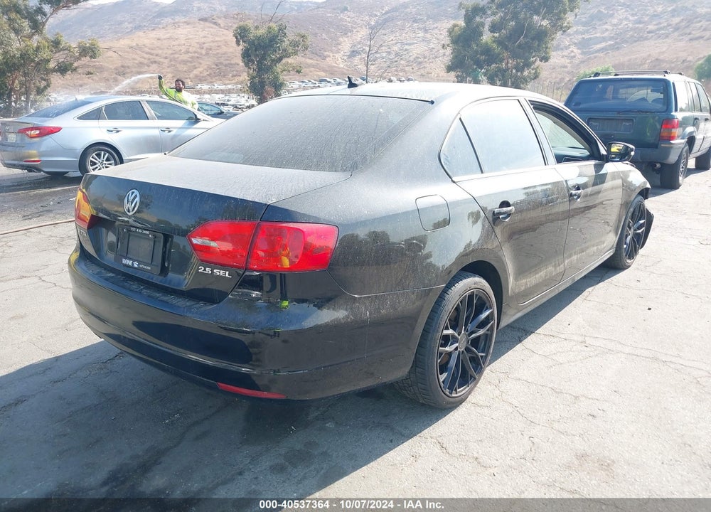 2011 VOLKSWAGEN JETTA 2.5L SEL VIN: 3VWGZ7AJ6BM368779