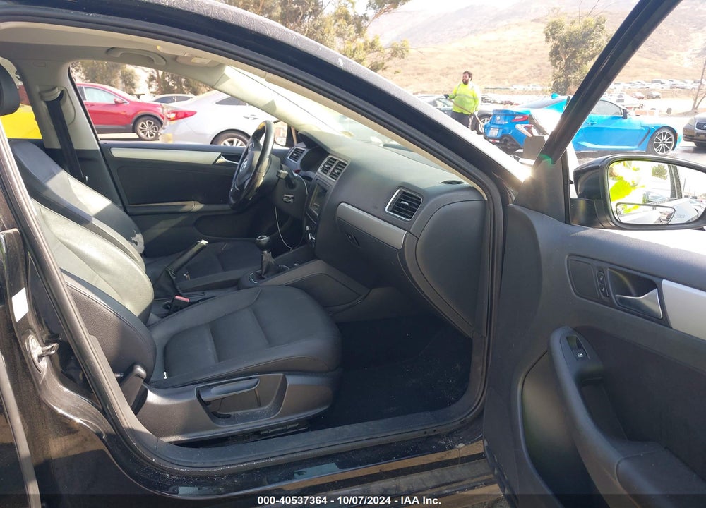 2011 VOLKSWAGEN JETTA 2.5L SEL VIN: 3VWGZ7AJ6BM368779