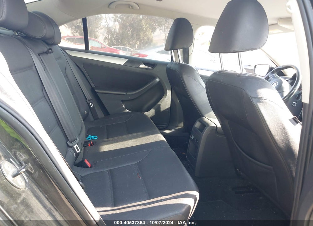 2011 VOLKSWAGEN JETTA 2.5L SEL VIN: 3VWGZ7AJ6BM368779