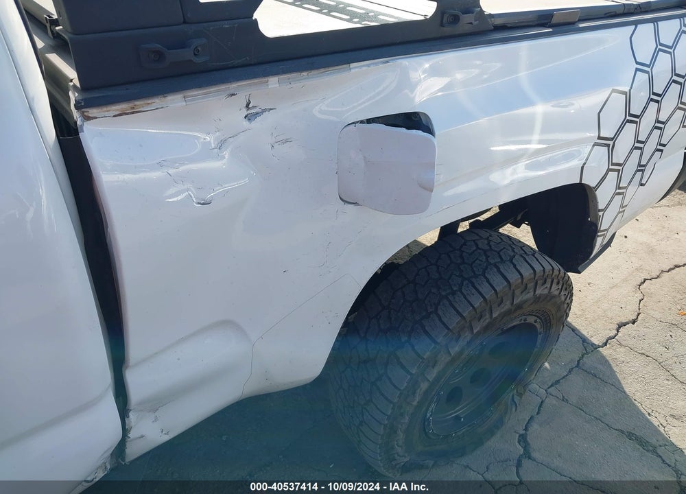 2018 TOYOTA TACOMA SR VIN: 5TFRX5GN1JX108864
