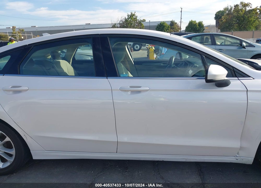 2019 FORD FUSION SE VIN: 3FA6P0HD9KR177698