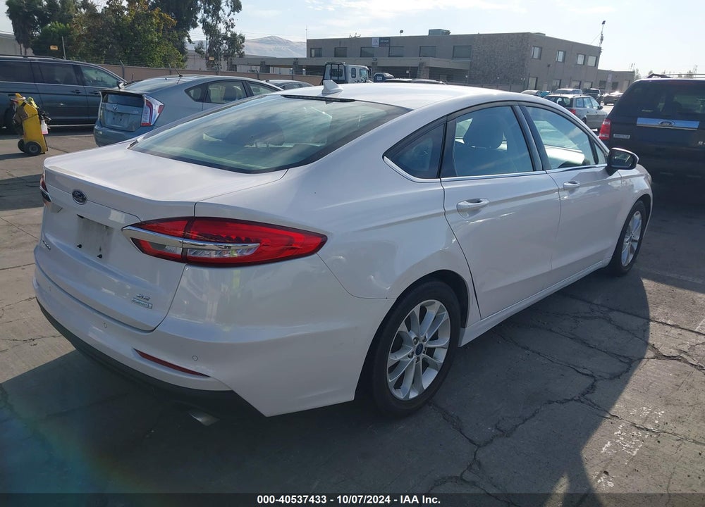 2019 FORD FUSION SE VIN: 3FA6P0HD9KR177698