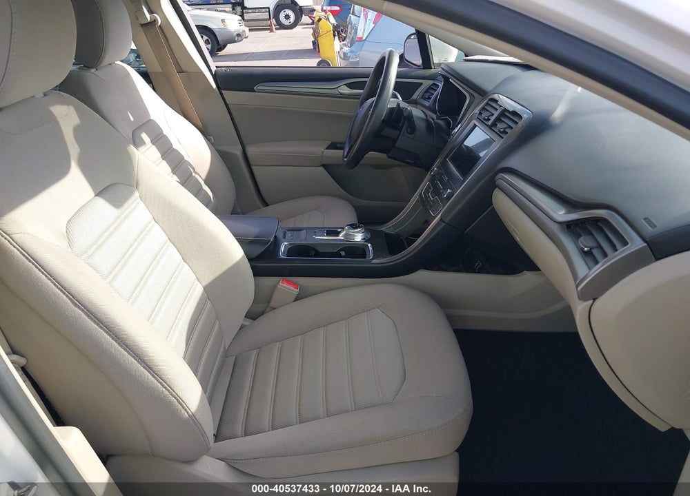 2019 FORD FUSION SE VIN: 3FA6P0HD9KR177698