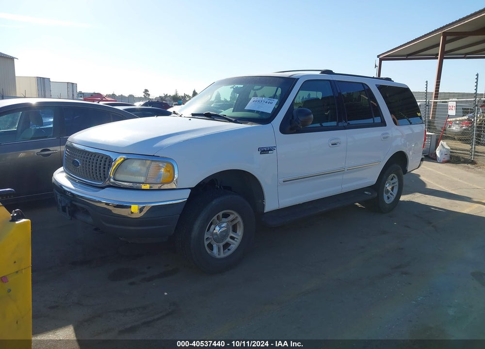 2000 FORD EXPEDITION XLT VIN: 1FMRU1667YLC33702