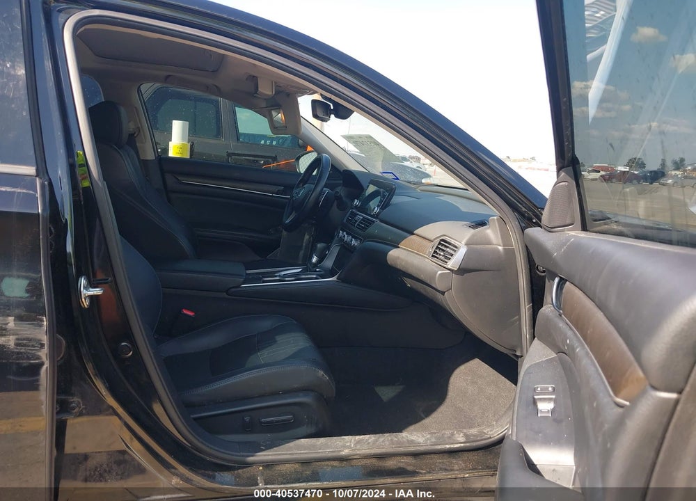 2018 HONDA ACCORD TOURING VIN: 1HGCV1F91JA209643