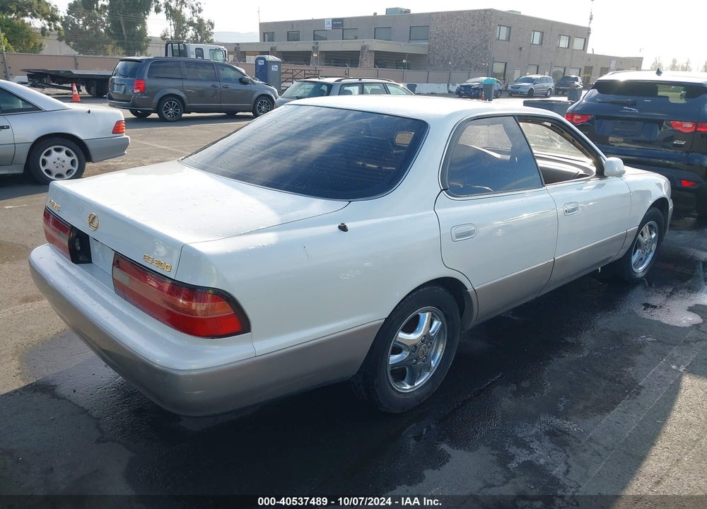 1995 LEXUS ES 300 VIN: JT8GK13T3S0101636