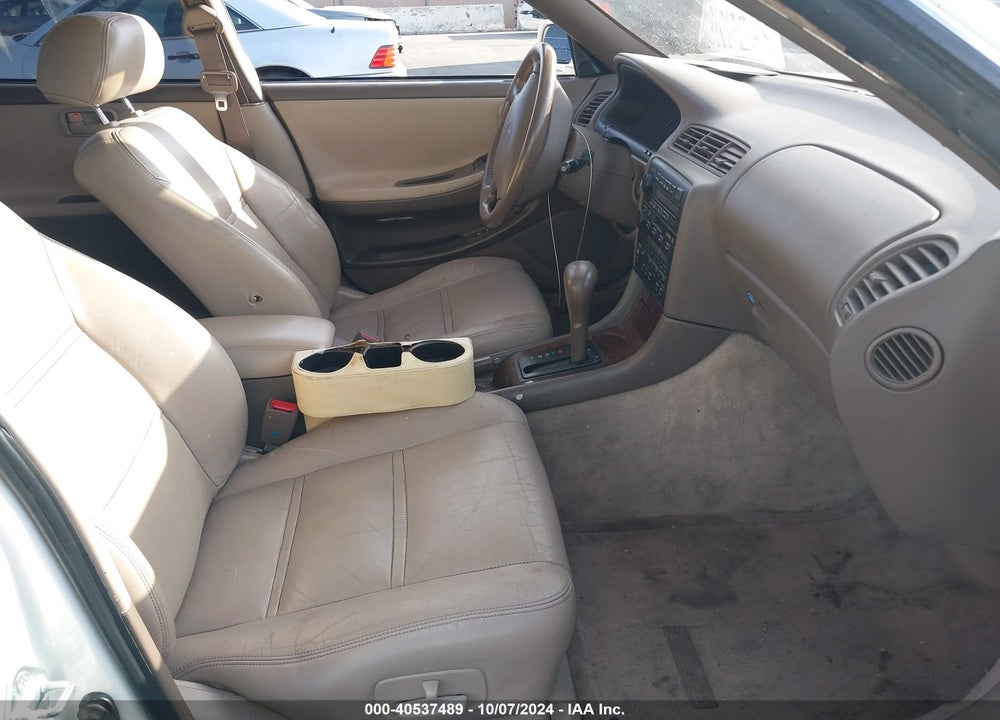 1995 LEXUS ES 300 VIN: JT8GK13T3S0101636