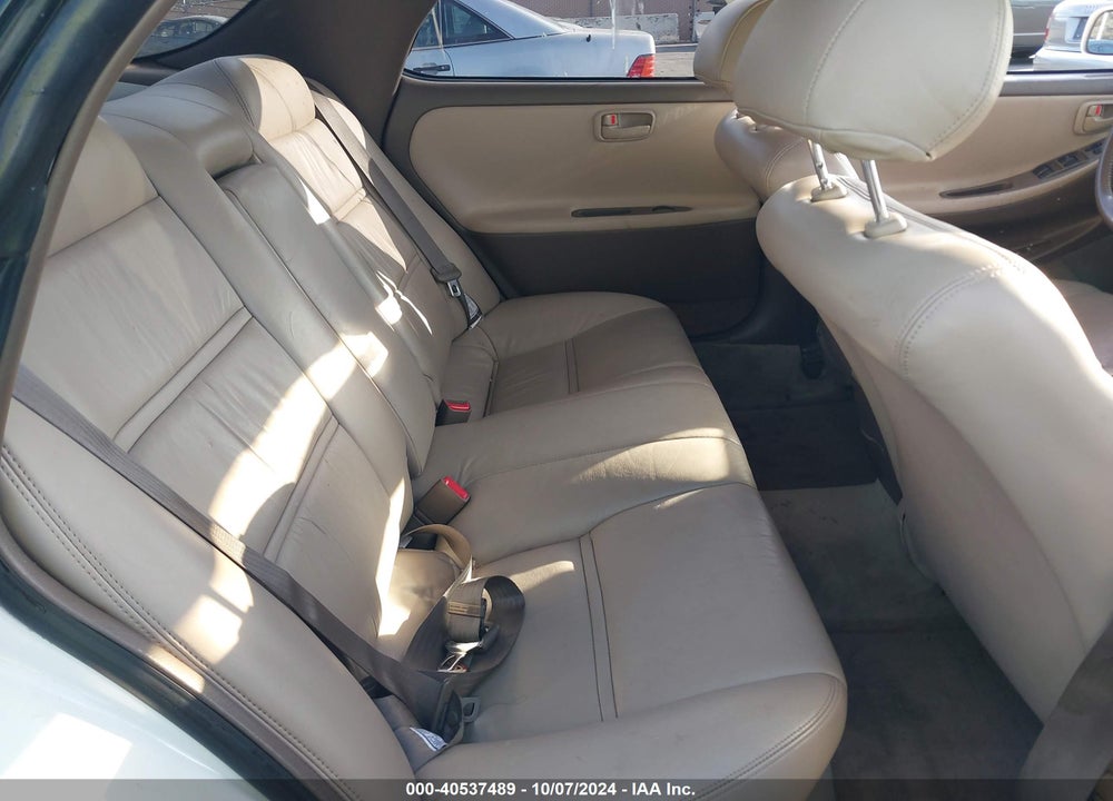 1995 LEXUS ES 300 VIN: JT8GK13T3S0101636