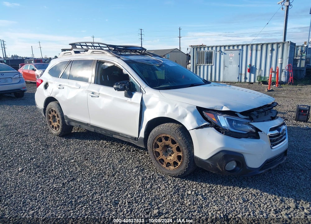 2018 SUBARU OUTBACK 3.6R LIMITED VIN: 4S4BSENC9J3330413