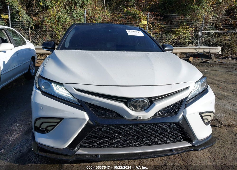 2018 TOYOTA CAMRY XLE V6 VIN: 4T1BZ1HK2JU014062