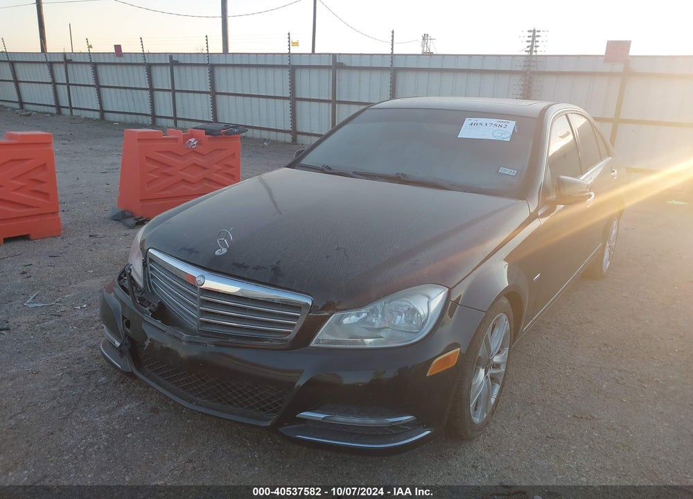 2012 MERCEDES-BENZ C 250 LUXURY/SPORT VIN: WDDGF4HB3CR202539