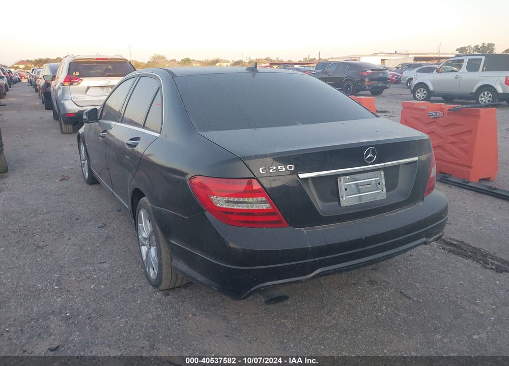 2012 MERCEDES-BENZ C 250 LUXURY/SPORT VIN: WDDGF4HB3CR202539