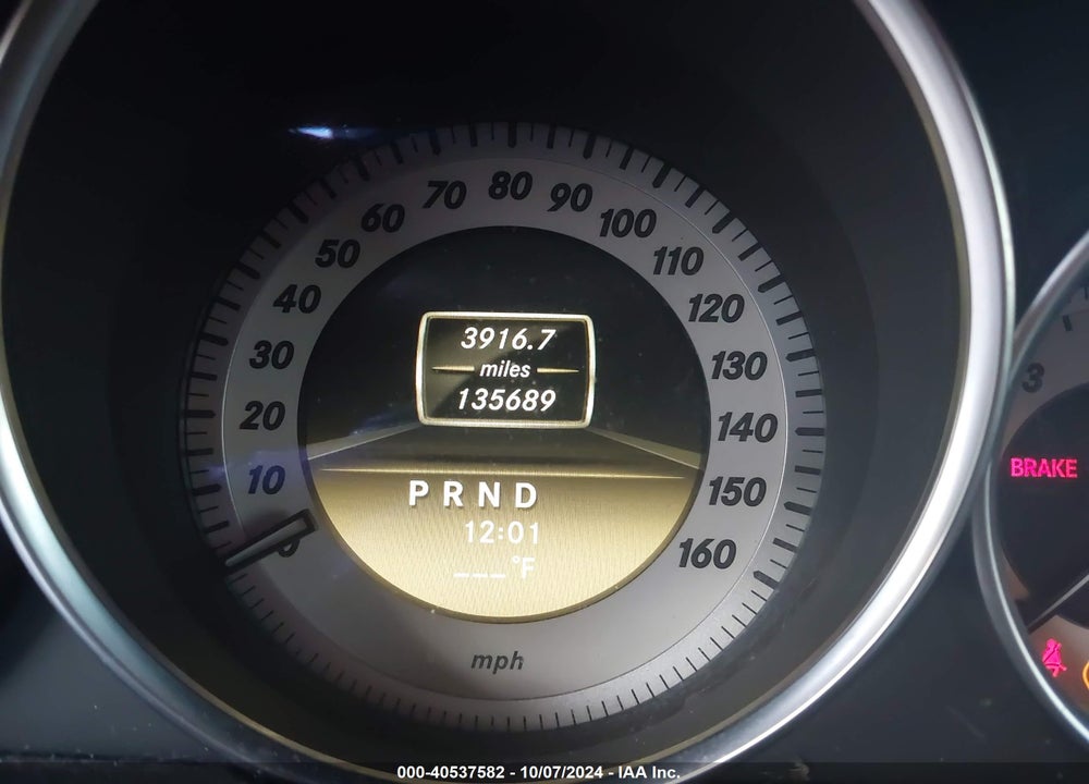 2012 MERCEDES-BENZ C 250 LUXURY/SPORT VIN: WDDGF4HB3CR202539