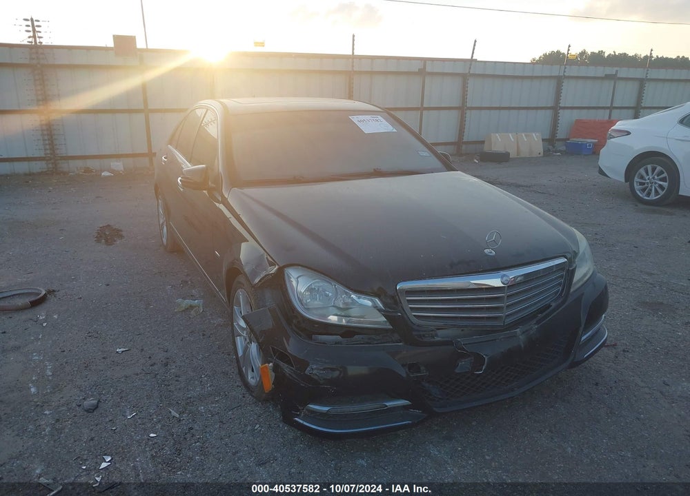 2012 MERCEDES-BENZ C 250 LUXURY/SPORT VIN: WDDGF4HB3CR202539