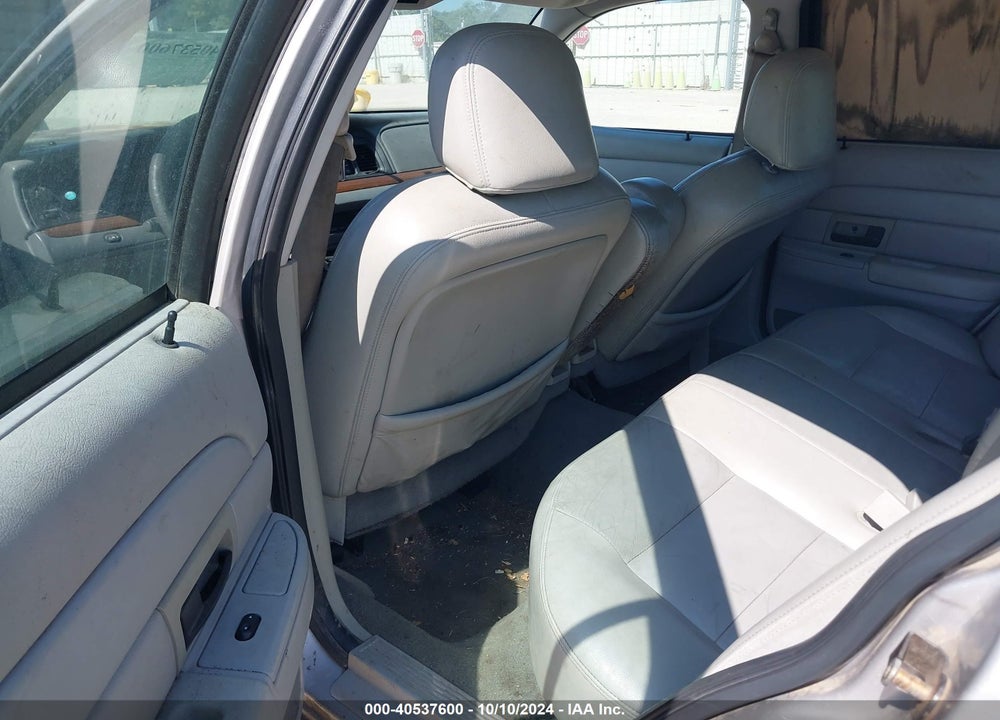 2005 FORD CROWN VICTORIA LX/LX SPORT VIN: 2FAFP74W75X111687