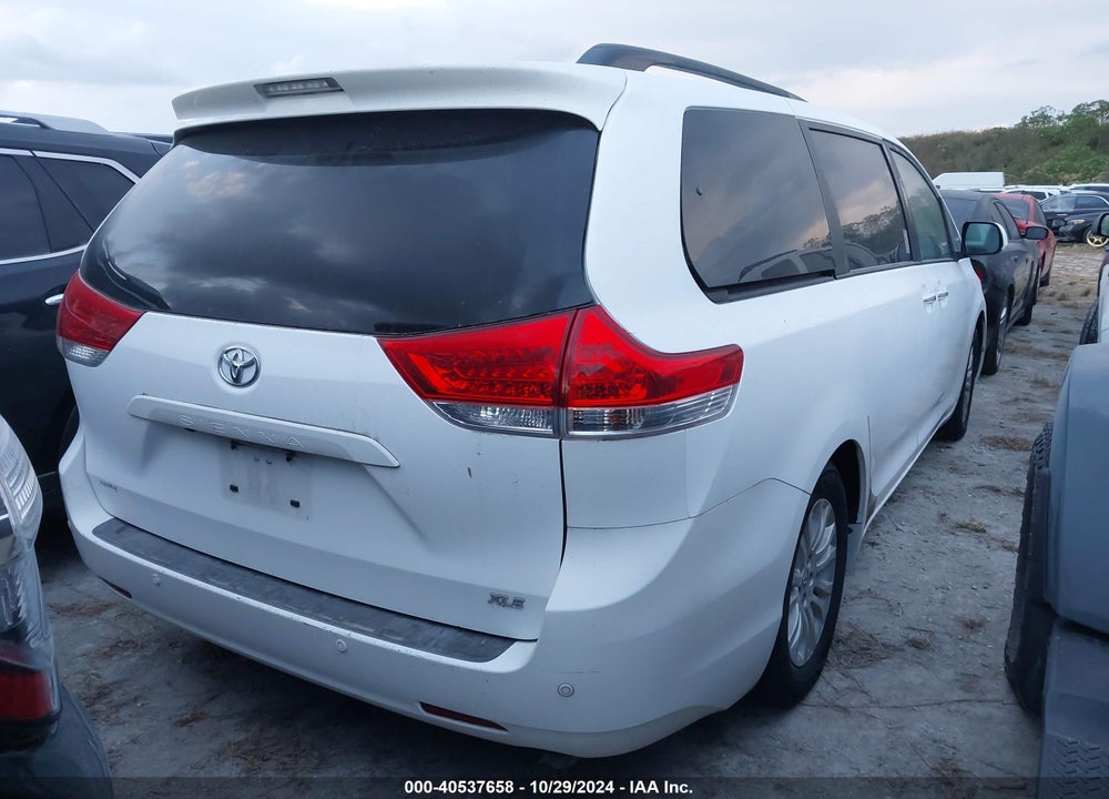 2011 TOYOTA SIENNA XLE V6 VIN: 5TDYK3DCXBS149065