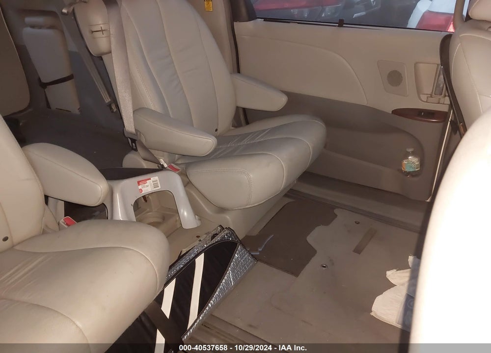 2011 TOYOTA SIENNA XLE V6 VIN: 5TDYK3DCXBS149065