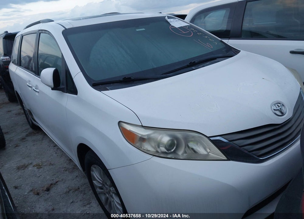 2011 TOYOTA SIENNA XLE V6 VIN: 5TDYK3DCXBS149065