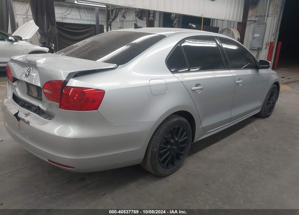 2012 VOLKSWAGEN JETTA 2.5L SE VIN: 3VWDP7AJ2CM077805
