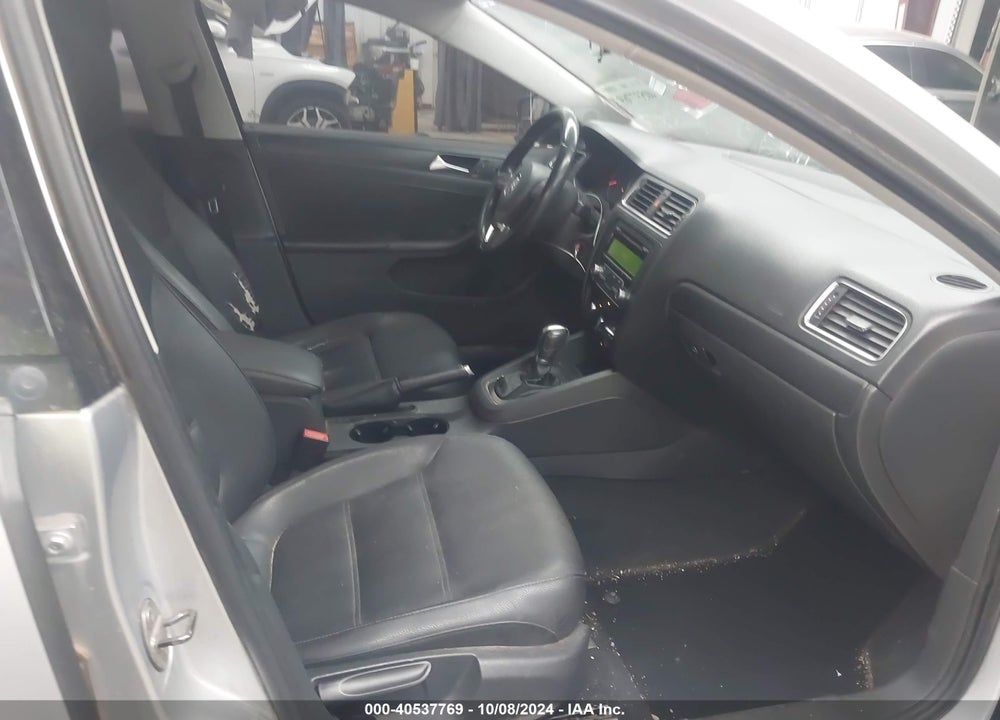 2012 VOLKSWAGEN JETTA 2.5L SE VIN: 3VWDP7AJ2CM077805