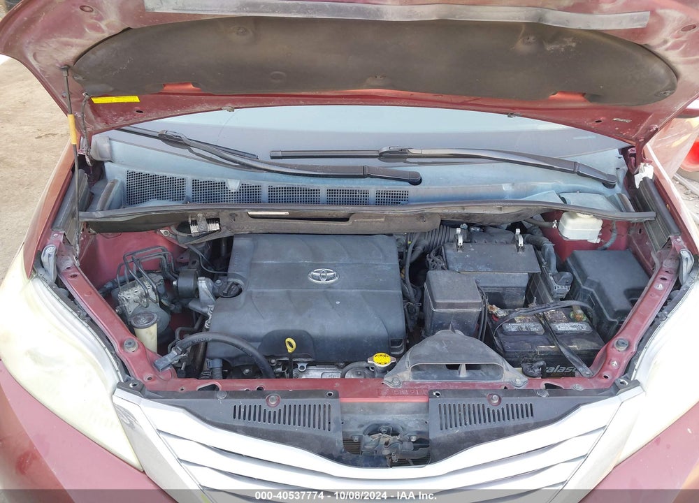 2013 TOYOTA SIENNA LIMITED V6 7 PASSENGER VIN: 5TDYK3DC7DS386115