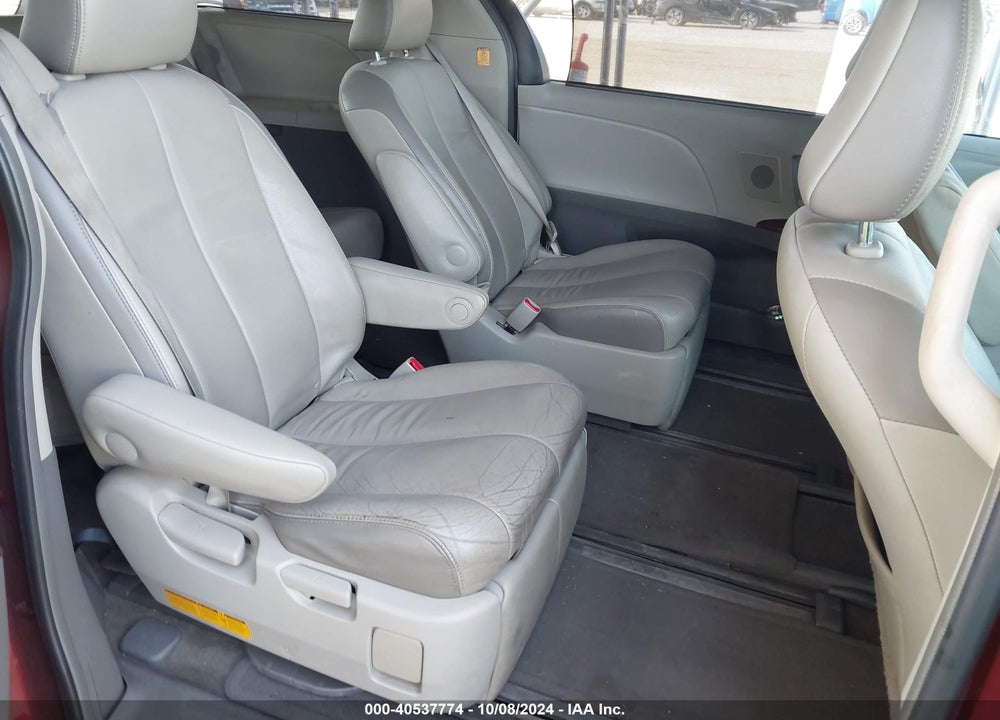 2013 TOYOTA SIENNA LIMITED V6 7 PASSENGER VIN: 5TDYK3DC7DS386115