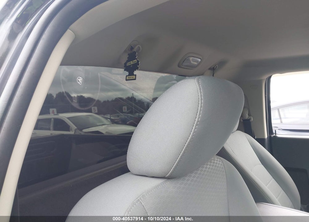 2016 RAM 1500 EXPRESS VIN: 3C6JR7AT4GG183749