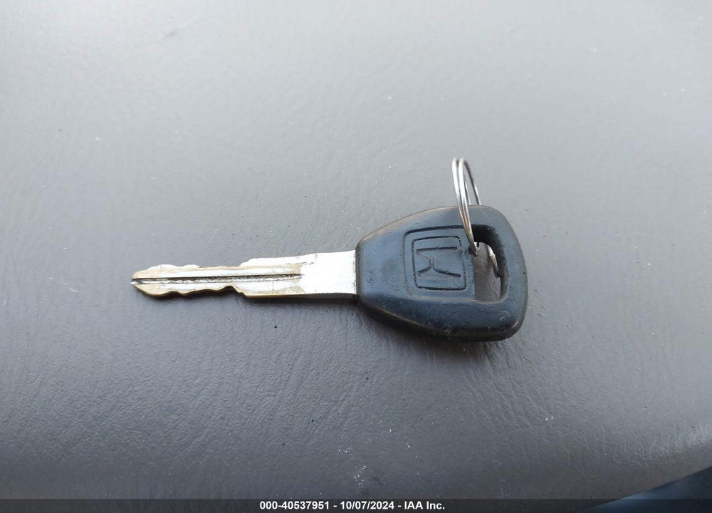 2001 HONDA ACCORD 2.3 LX VIN: 1HGCG564X1A117632