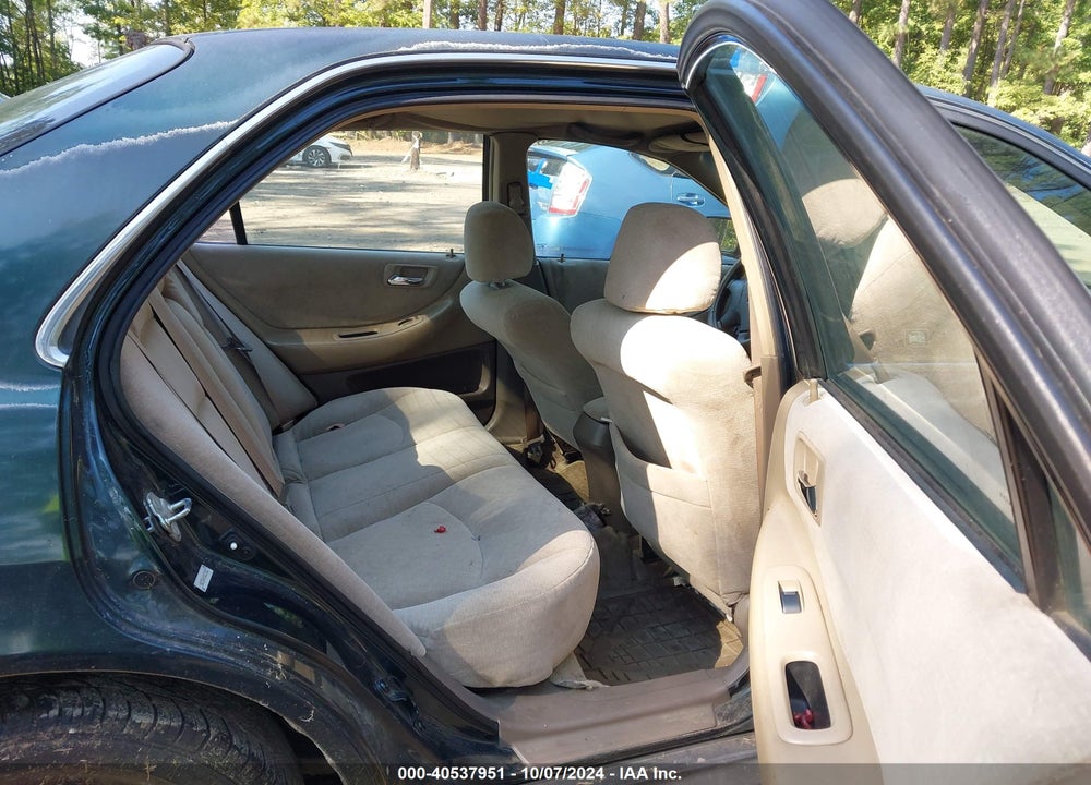 2001 HONDA ACCORD 2.3 LX VIN: 1HGCG564X1A117632