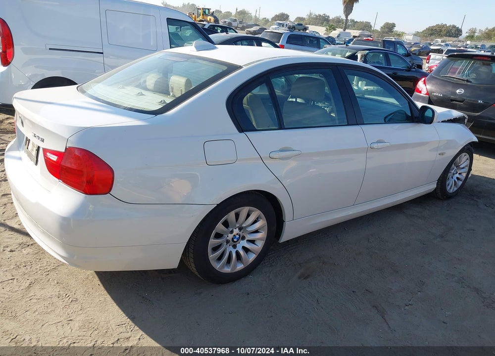 2009 BMW 328I VIN: WBAPH77509NM30495
