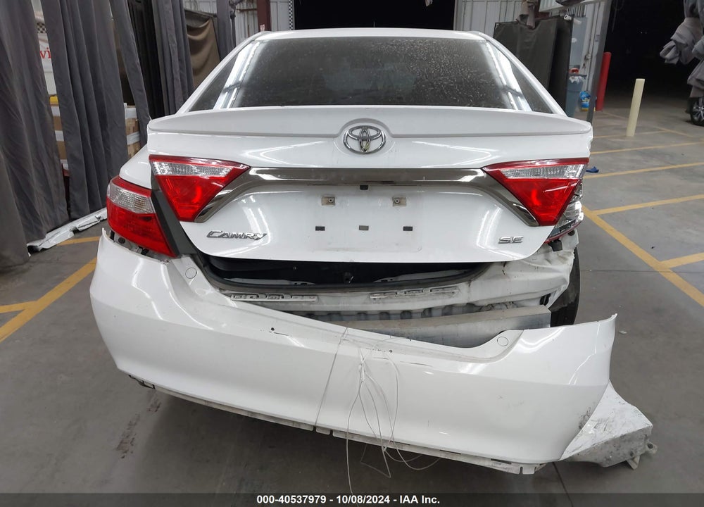 2015 TOYOTA CAMRY SE VIN: 4T1BF1FK3FU034551