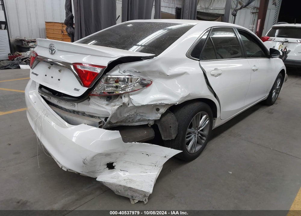 2015 TOYOTA CAMRY SE VIN: 4T1BF1FK3FU034551