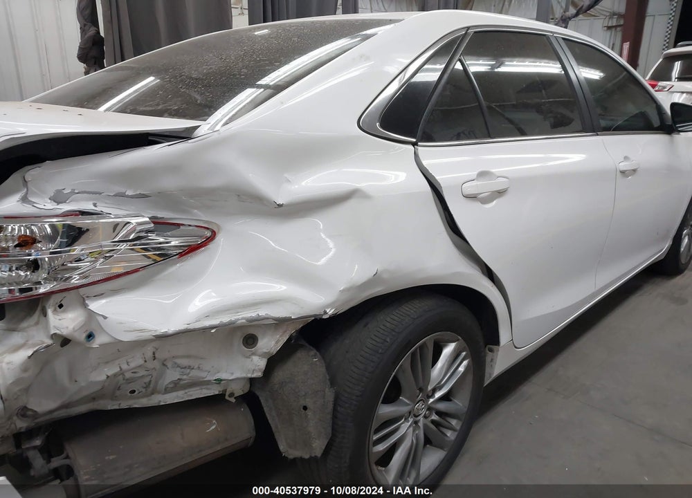 2015 TOYOTA CAMRY SE VIN: 4T1BF1FK3FU034551