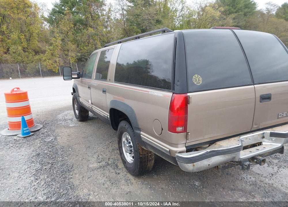 1996 CHEVROLET SUBURBAN K1500 VIN: 3GNGK16F7TG138703