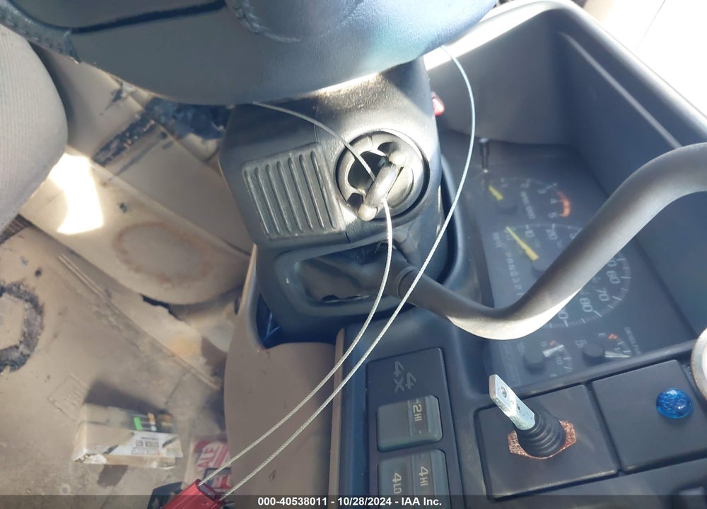 1996 CHEVROLET SUBURBAN K1500 VIN: 3GNGK16F7TG138703