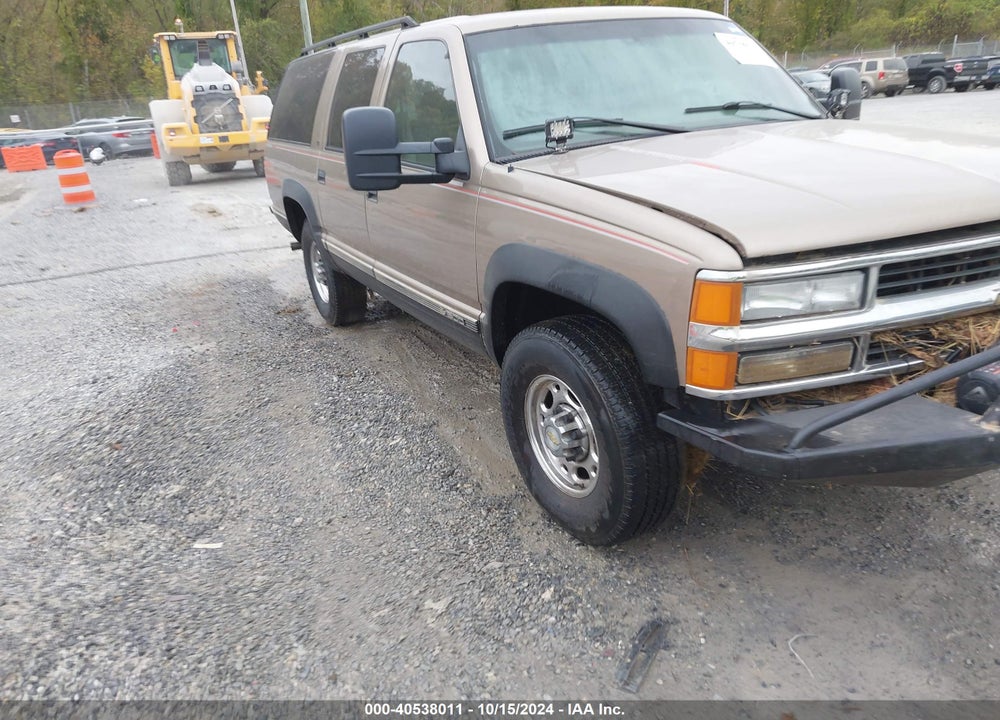 1996 CHEVROLET SUBURBAN K1500 VIN: 3GNGK16F7TG138703