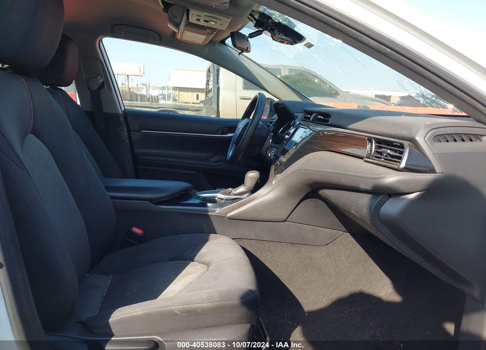 2019 TOYOTA CAMRY LE VIN: 4T1B11HK4KU260586